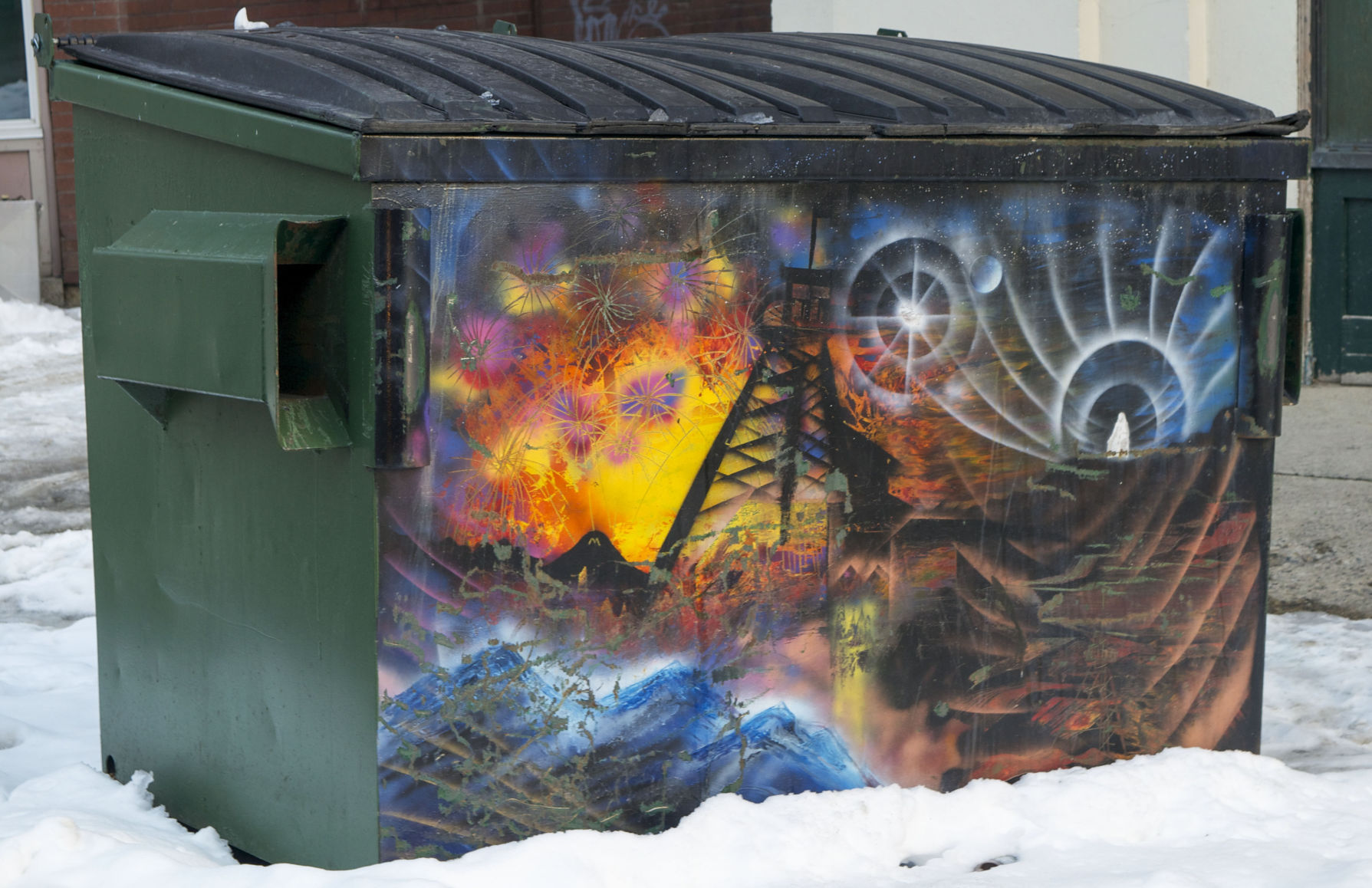 Murals brighten Uptown